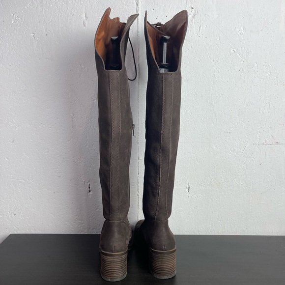 Elegant Brown Over-the-Knee Boots - Picture 5 of 8